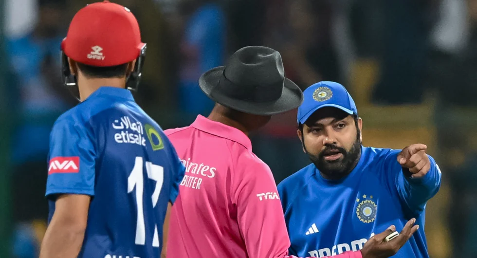 Retire Out or Retire Hurt. Rohit Sharma argues with umpire